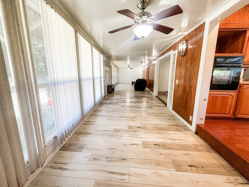 Welcome to this spacious 1,984 sq. ft. home offering comfort - photo 3