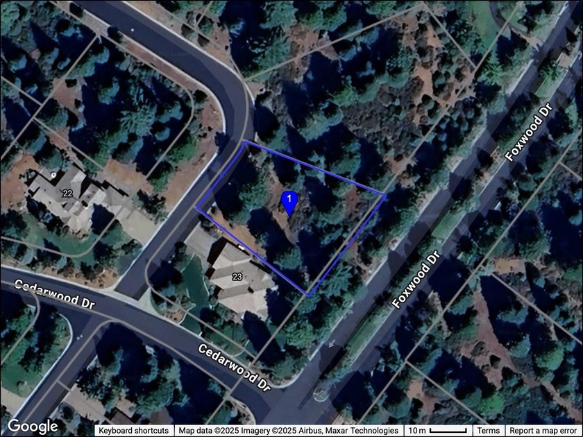 Superior nice level lot in the Foxwood Community. All utilities - photo 2