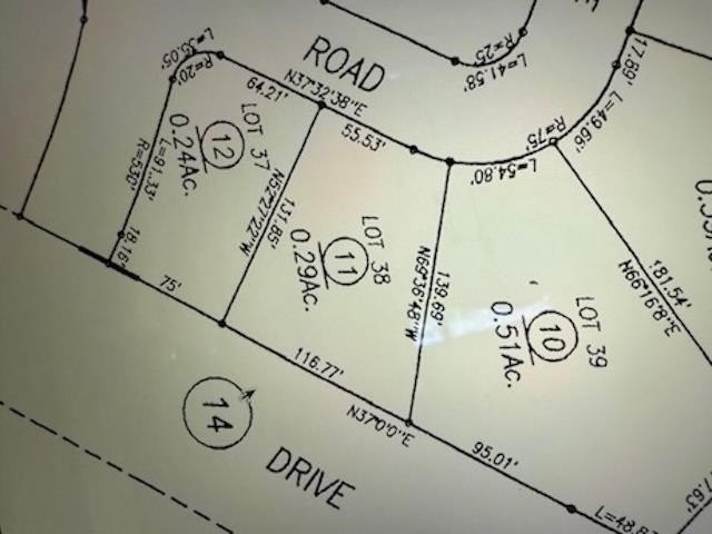 Superior nice level lot in the Foxwood Community. All utilities - photo 3