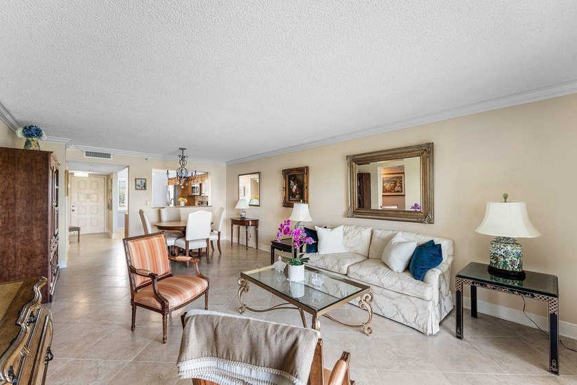 Welcome to a beautiful 2-bedroom, 2-bathroom condo located at - photo 10