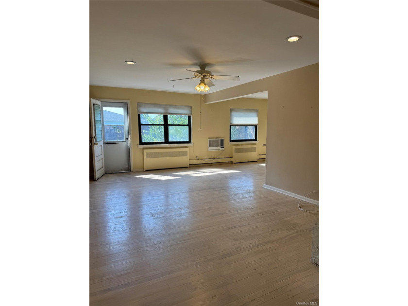 Welcome to this bright and spacious corner 2 bedroom, 2 bath - photo 12