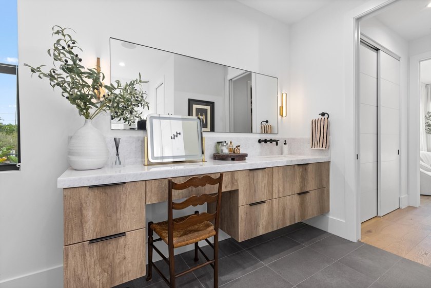 Built in 2022 and perfectly positioned in Boca Villas, this - photo 21