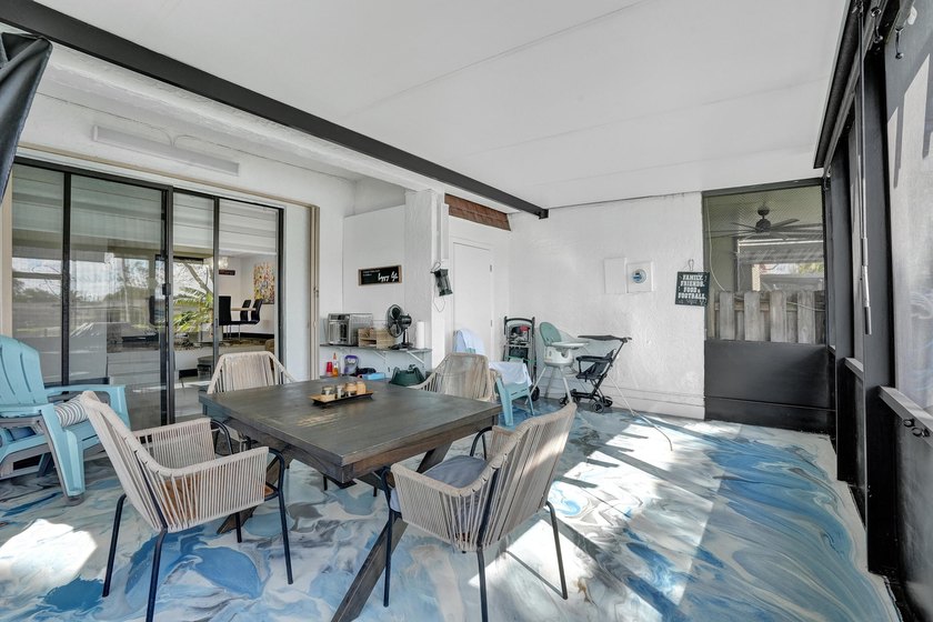 Beautifully updated 3-bedroom, 2.5-bath townhouse in a highly - photo 16
