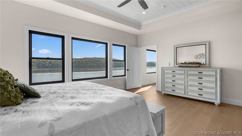 NEW CONSTRUCTION! Unobstructed lake views and luxury living - photo 20