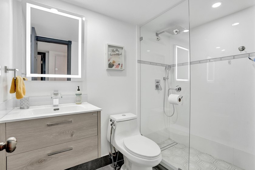 Beautifully updated 3-bedroom, 2.5-bath townhouse in a highly - photo 22