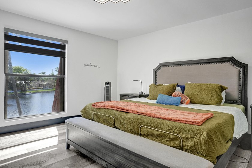 Beautifully updated 3-bedroom, 2.5-bath townhouse in a highly - photo 24
