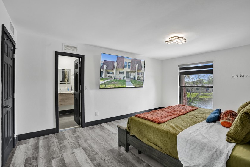 Beautifully updated 3-bedroom, 2.5-bath townhouse in a highly - photo 26