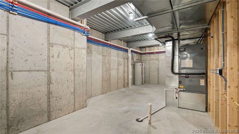 NEW CONSTRUCTION! Unobstructed lake views and luxury living - photo 38