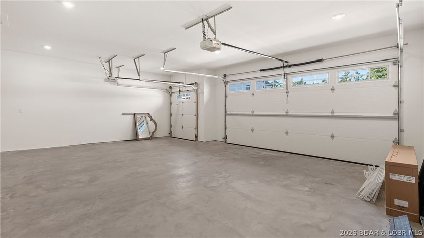 NEW CONSTRUCTION! Unobstructed lake views and luxury living - photo 41