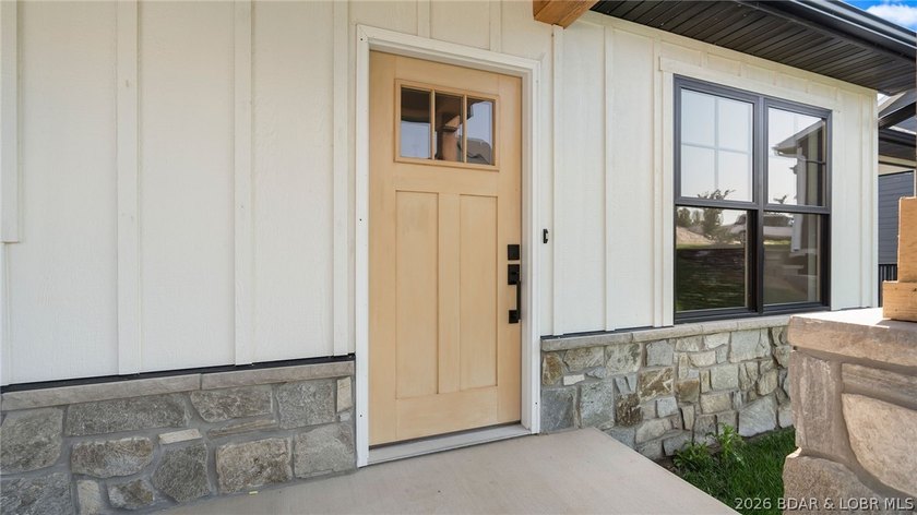NEW CONSTRUCTION! Unobstructed lake views and luxury living - photo 45