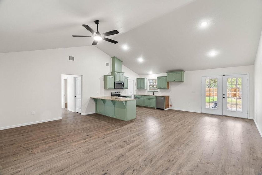 Welcome to your peaceful retreat in Rockport! This 2019-built - photo 3