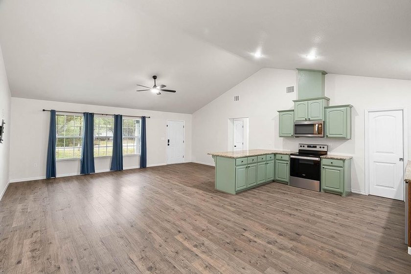 Welcome to your peaceful retreat in Rockport! This 2019-built - photo 4