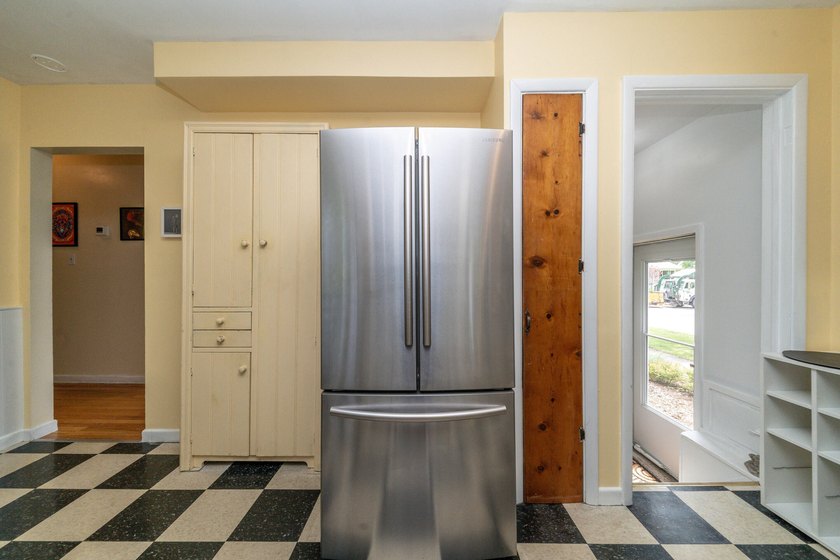 5/31 OPEN HOUSE CANCELLED. WELCOME HOME to this lovely gem of a - photo 14