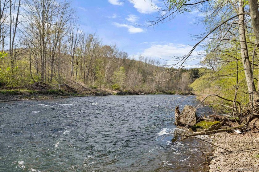 A rare opportunity to acquire and reimagine a 23.38-acre - photo 18