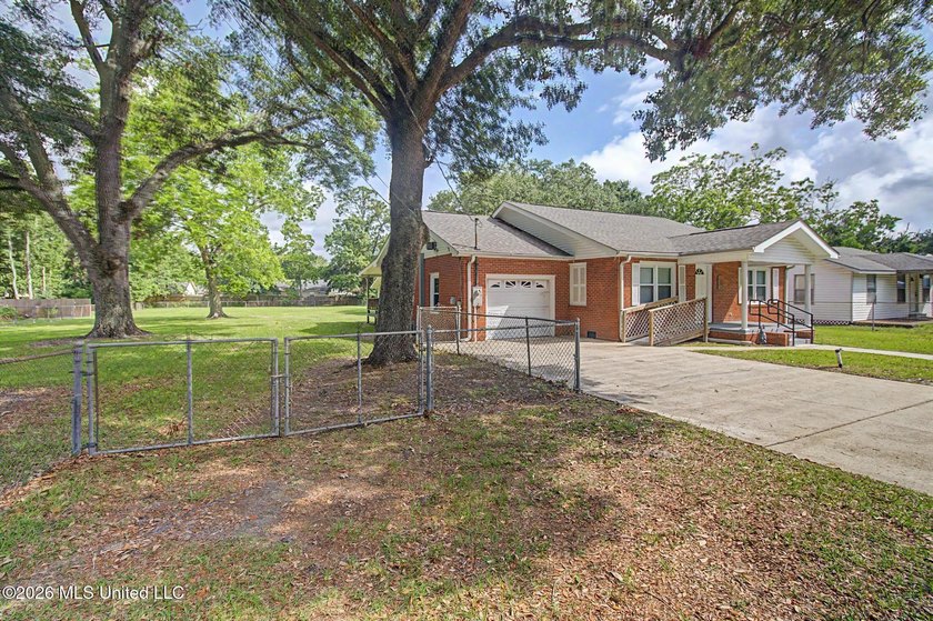 Absolutely immaculate and exceptionally well-maintained - photo 3