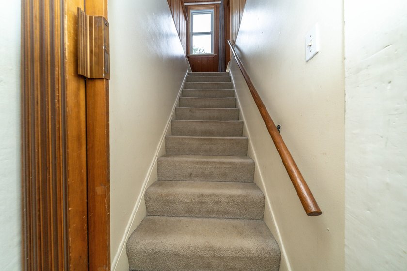 5/31 OPEN HOUSE CANCELLED. WELCOME HOME to this lovely gem of a - photo 24