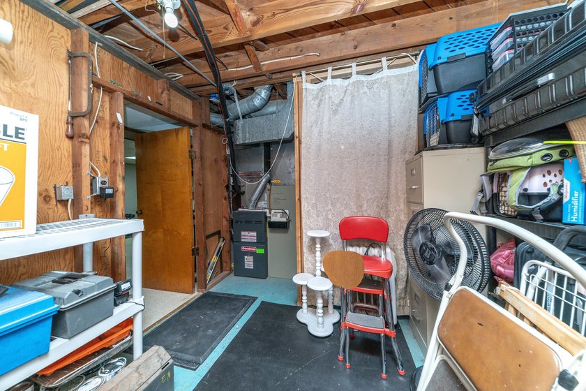 5/31 OPEN HOUSE CANCELLED. WELCOME HOME to this lovely gem of a - photo 36