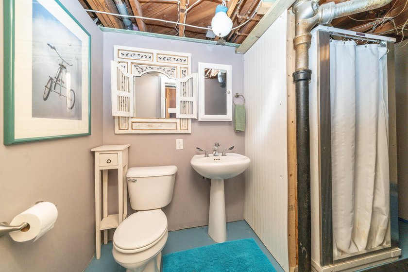 5/31 OPEN HOUSE CANCELLED. WELCOME HOME to this lovely gem of a - photo 39