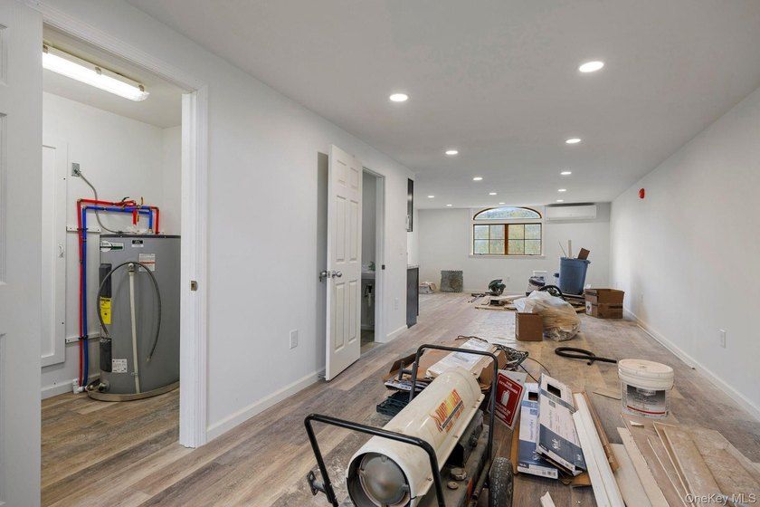 A rare opportunity to acquire and reimagine a 23.38-acre - photo 47