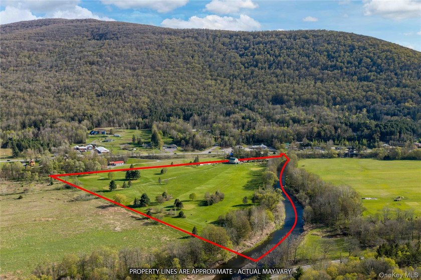 A rare opportunity to acquire and reimagine a 23.38-acre - photo 49