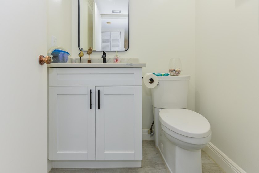 Welcome to your next smart move - a fully remodeled coastal - photo 11