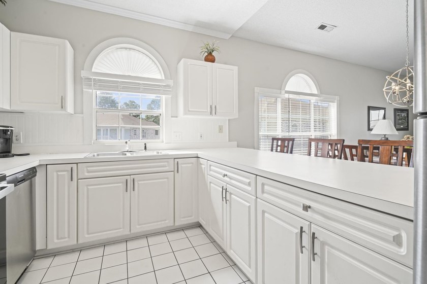 [OPEN HOUSE!! June 28th from 1-3PM] Welcome to this beautifully - photo 12
