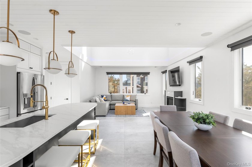 Welcome to 44 Island Walk, a gorgeous, brand-new build located - photo 12
