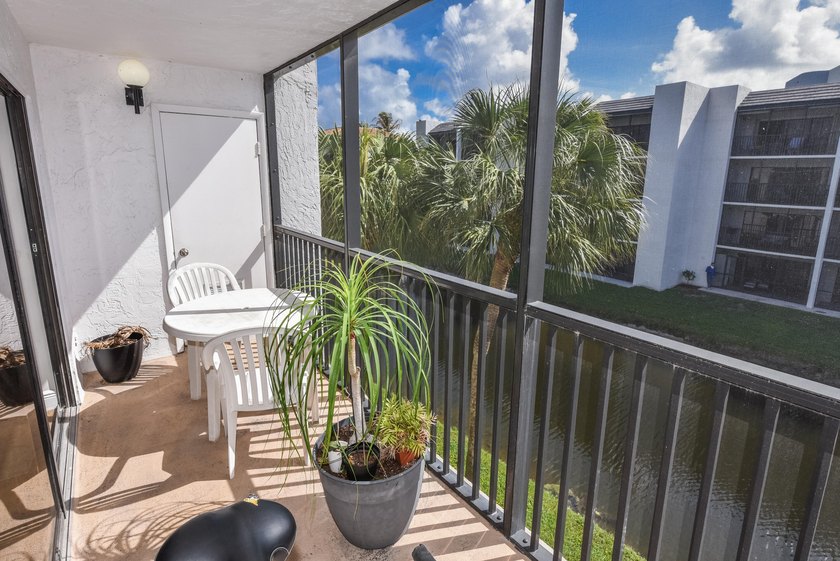 Welcome to your next smart move - a fully remodeled coastal - photo 13