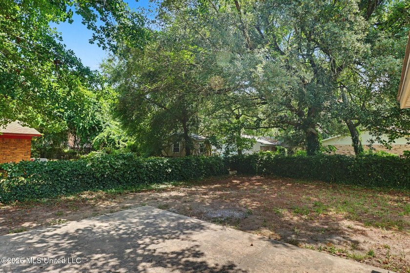 Welcome home to this beautifully updated 3-bedroom, 2-bath home - photo 16