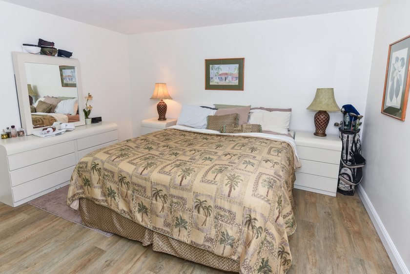 Welcome to your next smart move - a fully remodeled coastal - photo 16