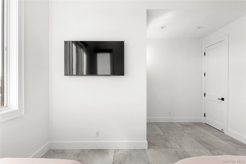 Welcome to 44 Island Walk, a gorgeous, brand-new build located - photo 20