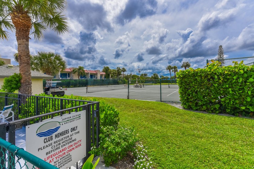 Welcome to your next smart move - a fully remodeled coastal - photo 21