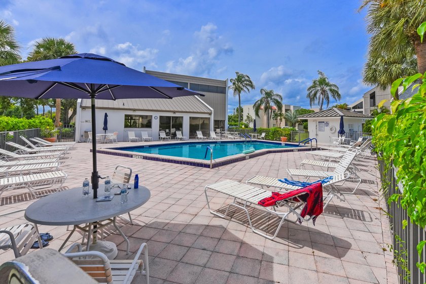 Welcome to your next smart move - a fully remodeled coastal - photo 24