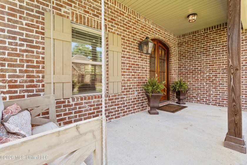 Nestled on a quiet cul-de-sac in the award-winning Ocean Springs - photo 4