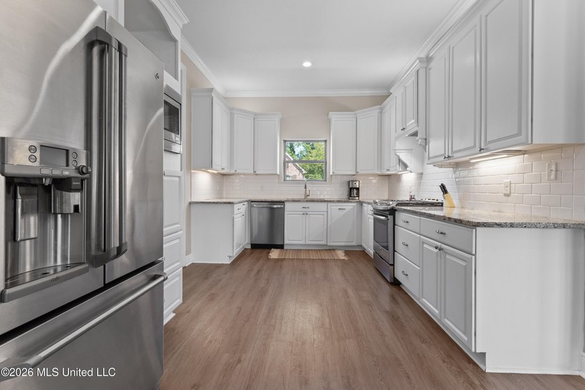Nestled on a quiet cul-de-sac in the award-winning Ocean Springs - photo 10
