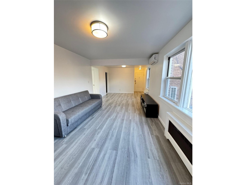 New updated bathroom 5/1/2026! Beautiful garden apartment with - photo 4