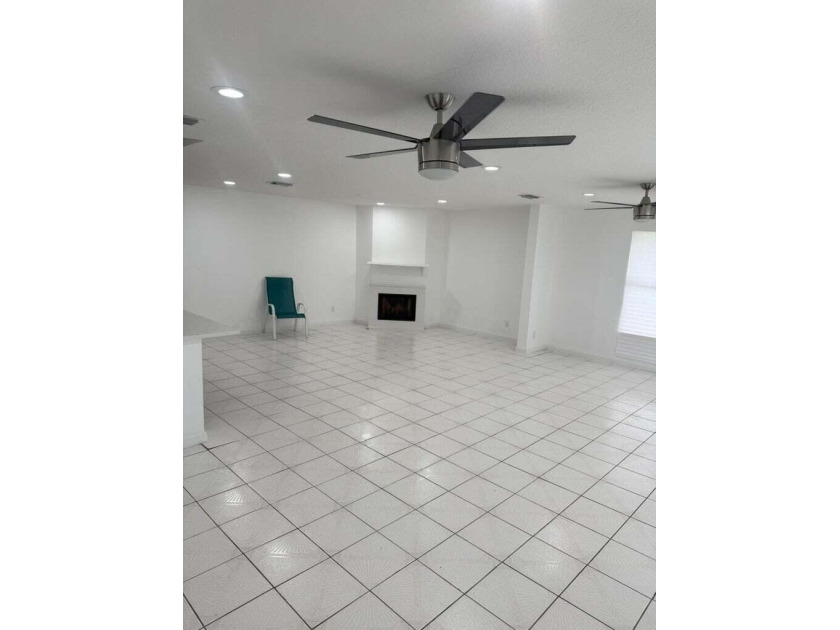 Beautiful 3BR/2BA home on an oversized lot in desirable - photo 3