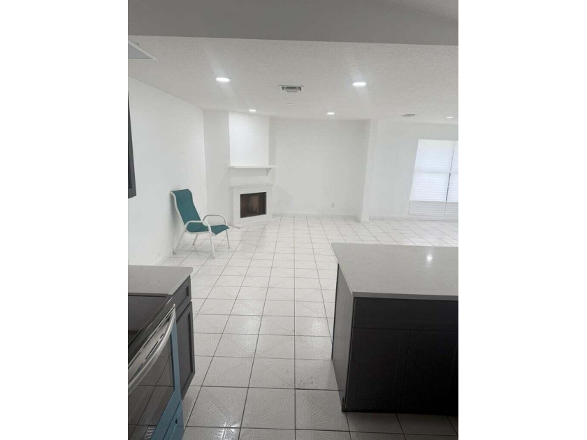 Beautiful 3BR/2BA home on an oversized lot in desirable - photo 7