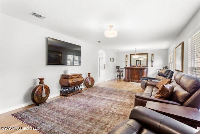 Public Remarks: THIS HOUSE COMES FURNISHED and is Turn Key! - photo 6
