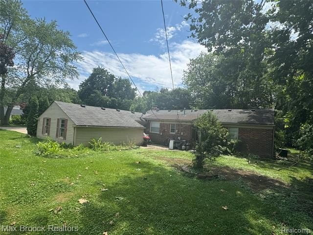 Investor Opportunity in a Highly Desirable Bloomfield Township - photo 3