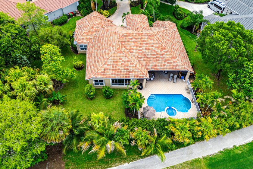 Welcome to this beautifully maintained 5-bedroom, 3-bathroom - photo 2