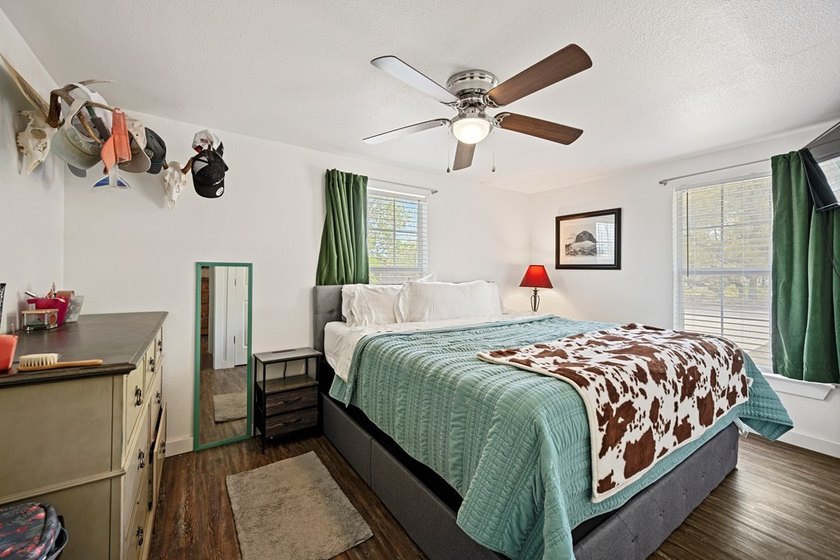 Welcome to 406 W Bay, a charming 3-bedroom, 1-bath home ideally - photo 12