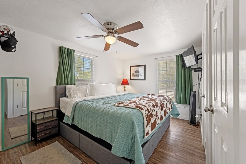 Welcome to 406 W Bay, a charming 3-bedroom, 1-bath home ideally - photo 13
