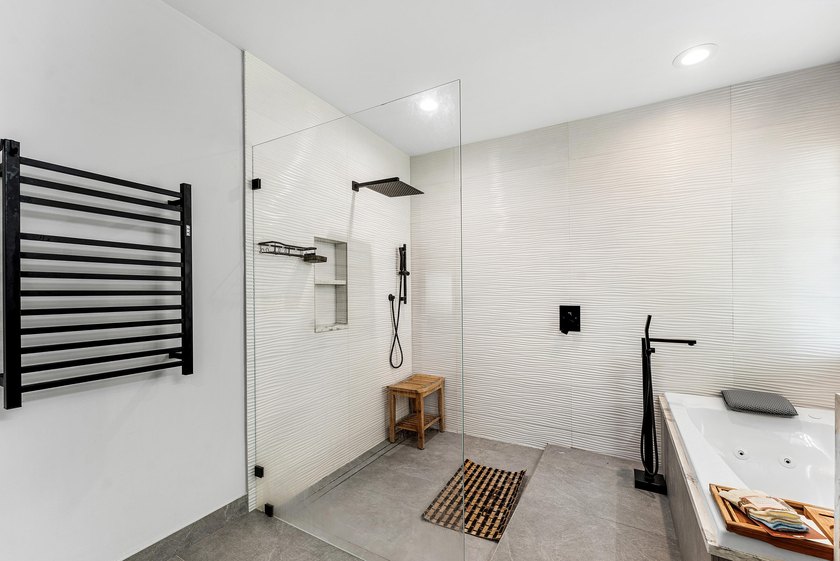 Welcome to this beautifully upgraded 2-story, 4-bedroom home - photo 20