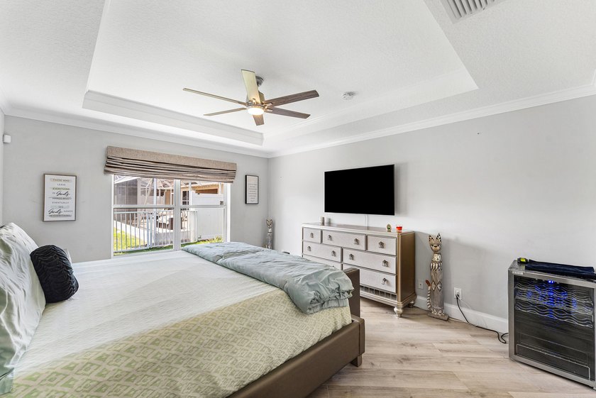Welcome to this beautifully upgraded 2-story, 4-bedroom home - photo 22