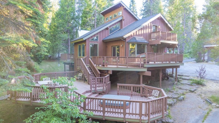 Escape to your own mountain retreat on 1.38 private acres just - photo 5