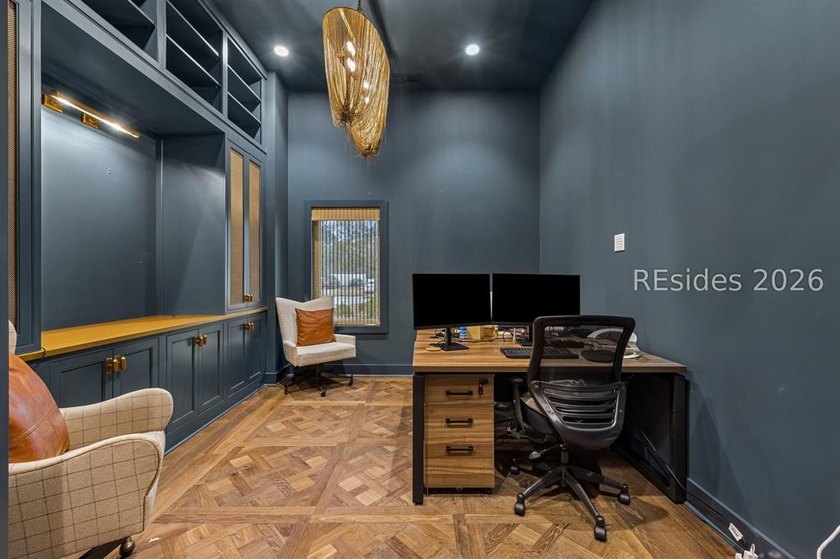 Built in 2023, a Class A office/warehouse complex with 3588 sqft - photo 17