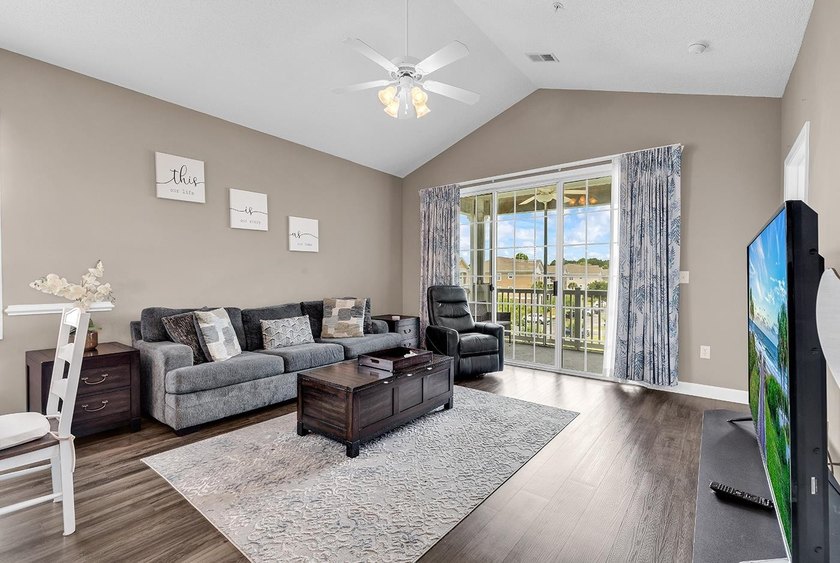 Top-floor 2-bedroom, 2-bath condo in The Havens at Barefoot - photo 12