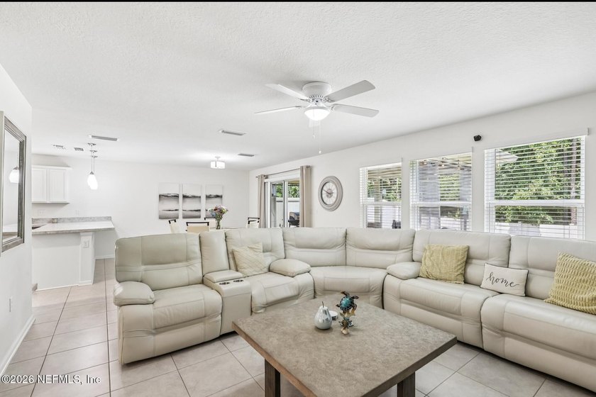 4BR/3BA multi-gen home on wooded culdesac lot in Wells Creek! - photo 2
