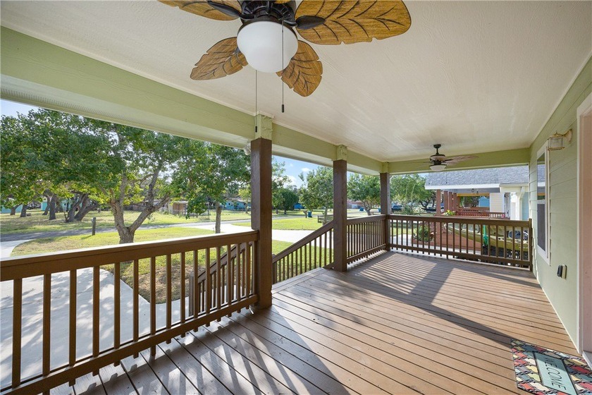 Turn key, coastal charm meets effortless living just minutes - photo 5